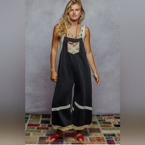 POL Ocean Boulevard Stylish Black and Cream Jumpsuit Size Small